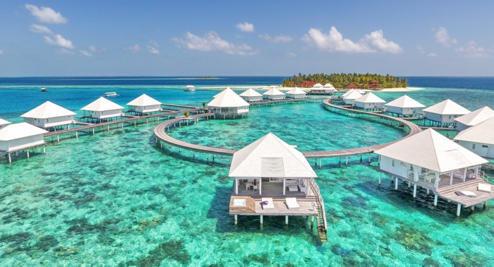 content/hotel/Diamonds Thudufushi Island/Accommodation/Jacuzzi Water Villa/DiamondsThudufushi-Acc-JacuzziWarterVilla-02.jpg